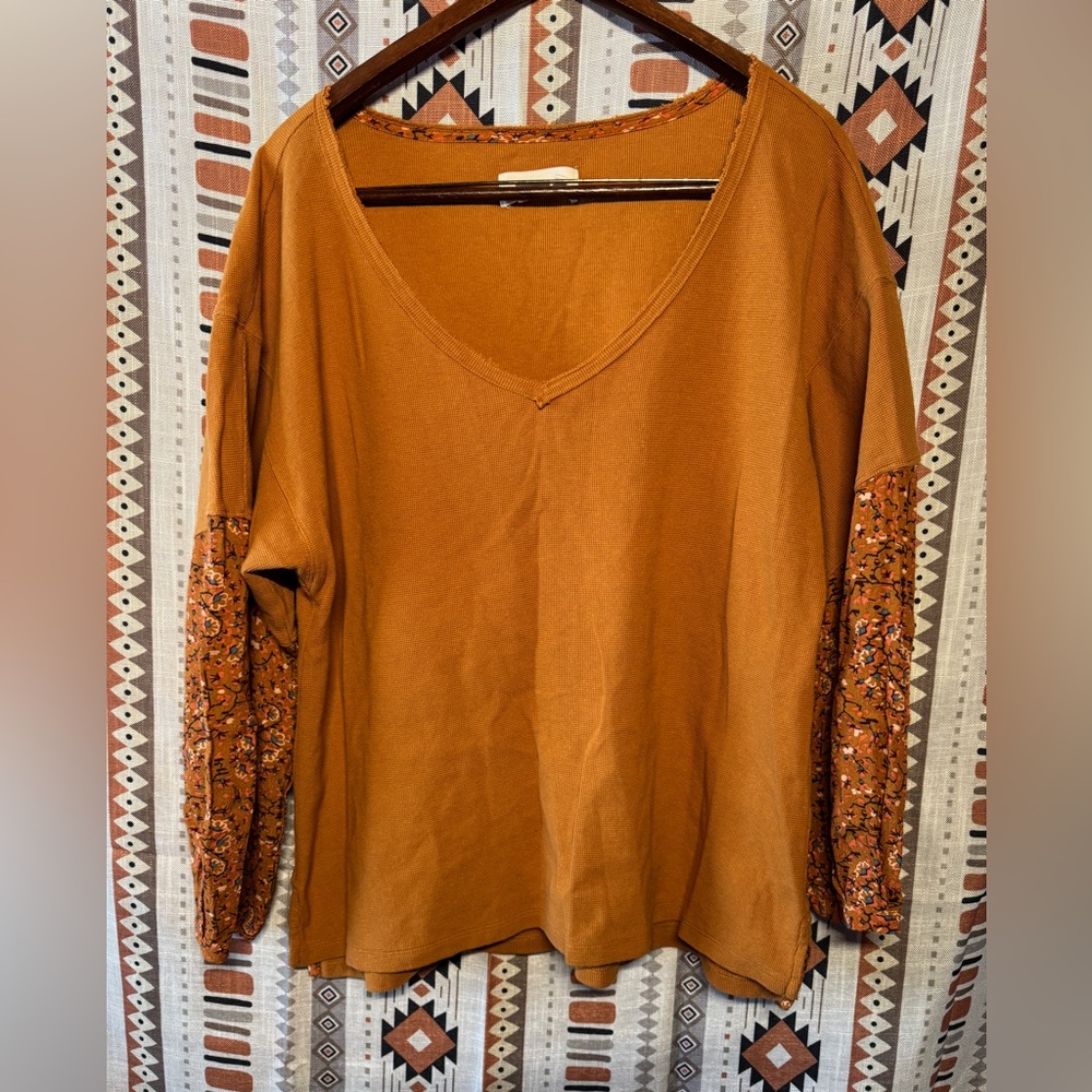Anthropologie v neck top
